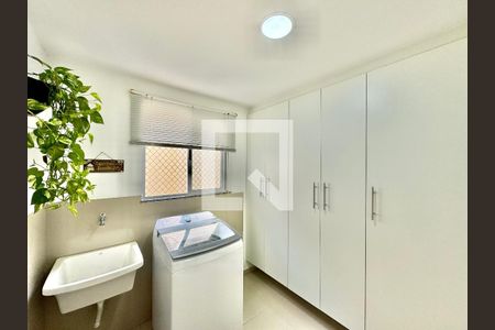 Apartamento à venda com 140m², 3 quartos e 3 vagas Apartamento à venda com 140m², 3 quartos e 3 vagasÁrea de Serviço