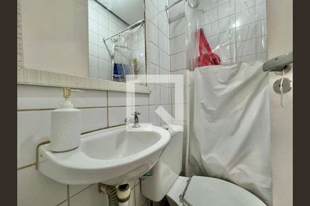 Apartamento à venda com 140m², 3 quartos e 3 vagas Apartamento à venda com 140m², 3 quartos e 3 vagasÁrea de Serviço - Banheiro