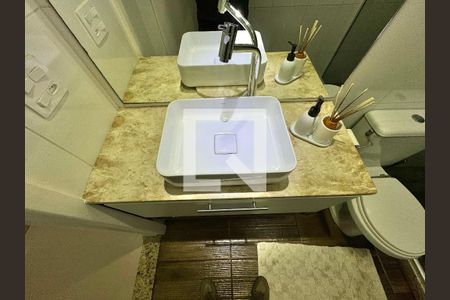 Apartamento à venda com 140m², 3 quartos e 3 vagas Apartamento à venda com 140m², 3 quartos e 3 vagasBanheiro Social