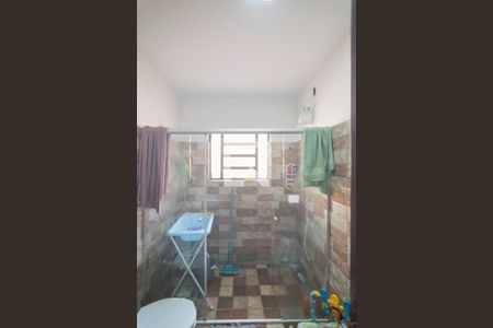 Casa à venda com 112m², 2 quartos e 1 vagaBanheiro