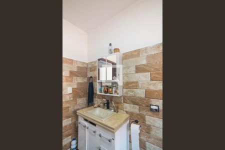 Casa à venda com 112m², 2 quartos e 1 vagaBanheiro