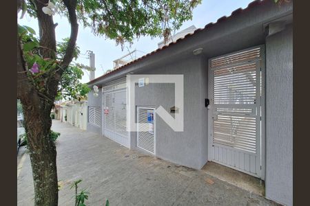 Casa de condomínio à venda com 134m², 3 quartos e 2 vagas Casa de condomínio à venda com 134m², 3 quartos e 2 vagasFachada