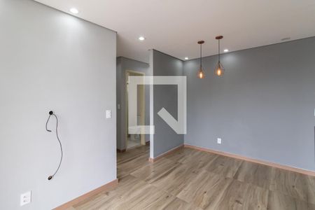 Sala de apartamento para alugar com 2 quartos, 47m² em Vila Galvão, São Paulo