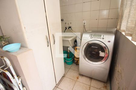 Casa à venda com 106m², 3 quartos e 1 vagaÁrea de Serviço