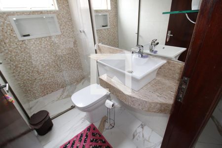 Casa à venda com 144m², 3 quartos e 2 vagasBanheiro