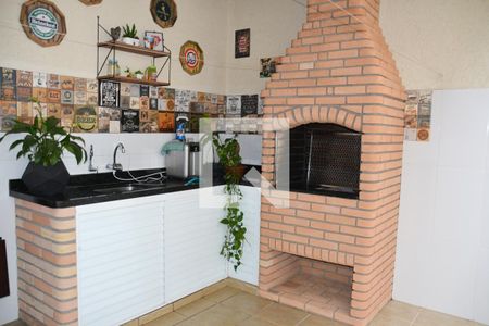 Casa à venda com 221m², 4 quartos e 4 vagas Casa à venda com 221m², 4 quartos e 4 vagasÁrea comum