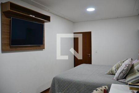 Casa à venda com 221m², 4 quartos e 4 vagas Casa à venda com 221m², 4 quartos e 4 vagasQuarto 4