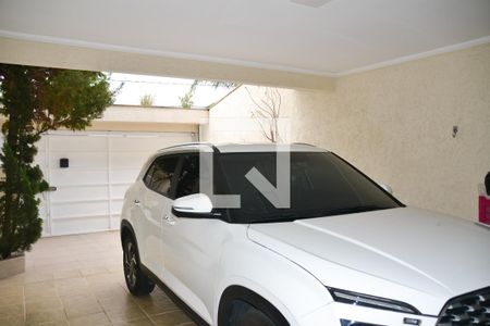 Casa à venda com 221m², 4 quartos e 4 vagas Casa à venda com 221m², 4 quartos e 4 vagasÁrea comum