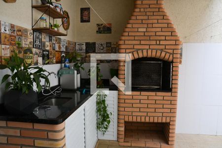 Casa à venda com 221m², 4 quartos e 4 vagas Casa à venda com 221m², 4 quartos e 4 vagasÁrea de Serviço