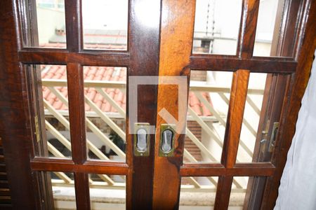 Casa à venda com 221m², 4 quartos e 4 vagas Casa à venda com 221m², 4 quartos e 4 vagasQuarto 2