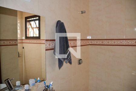 Casa à venda com 221m², 4 quartos e 4 vagas Casa à venda com 221m², 4 quartos e 4 vagasBanheiro