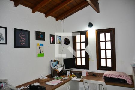 Casa à venda com 221m², 4 quartos e 4 vagas Casa à venda com 221m², 4 quartos e 4 vagasÁrea comum