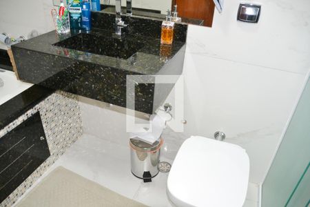 Casa à venda com 221m², 4 quartos e 4 vagas Casa à venda com 221m², 4 quartos e 4 vagasBanheiro 2