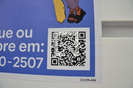 Casa à venda com 221m², 4 quartos e 4 vagas Casa à venda com 221m², 4 quartos e 4 vagasFachada