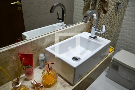 Casa à venda com 221m², 4 quartos e 4 vagas Casa à venda com 221m², 4 quartos e 4 vagasBanheiro 3