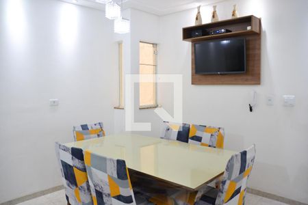 Casa à venda com 221m², 4 quartos e 4 vagas Casa à venda com 221m², 4 quartos e 4 vagasCopa