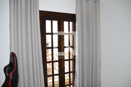 Casa à venda com 221m², 4 quartos e 4 vagas Casa à venda com 221m², 4 quartos e 4 vagasQuarto 2