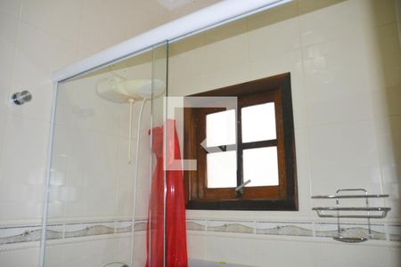 Casa à venda com 221m², 4 quartos e 4 vagas Casa à venda com 221m², 4 quartos e 4 vagasBanheiro