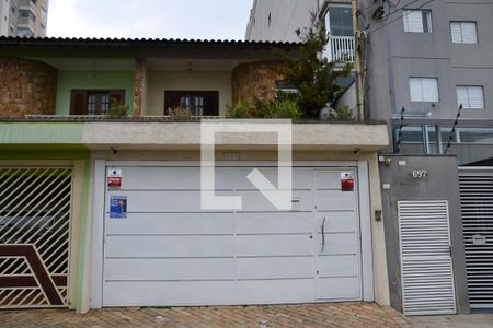 Casa à venda com 221m², 4 quartos e 4 vagas Casa à venda com 221m², 4 quartos e 4 vagasFachada