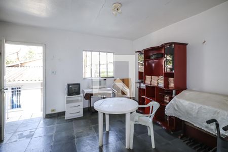 Casa à venda com 210m², 3 quartos e 2 vagas Casa à venda com 210m², 3 quartos e 2 vagasEdícula