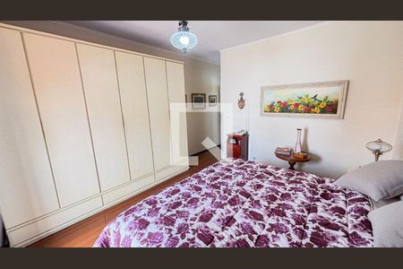 Casa à venda com 240m², 3 quartos e 4 vagasSuíte