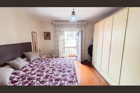 Casa à venda com 240m², 3 quartos e 4 vagasSuíte