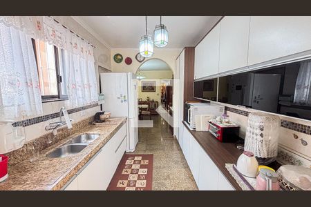 Casa à venda com 240m², 3 quartos e 4 vagasCozinha