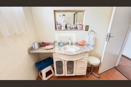 Casa à venda com 240m², 3 quartos e 4 vagasBanheiro