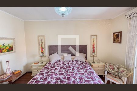 Casa à venda com 240m², 3 quartos e 4 vagasSuíte