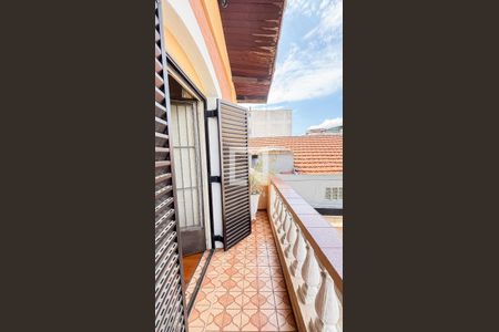 Casa à venda com 240m², 3 quartos e 4 vagasVaranda Suíte
