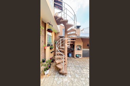 Casa à venda com 240m², 3 quartos e 4 vagasQuintal