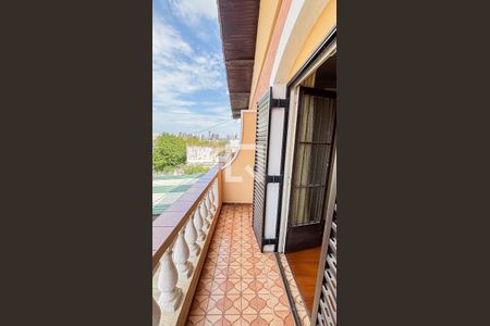 Casa à venda com 240m², 3 quartos e 4 vagasVaranda Suíte