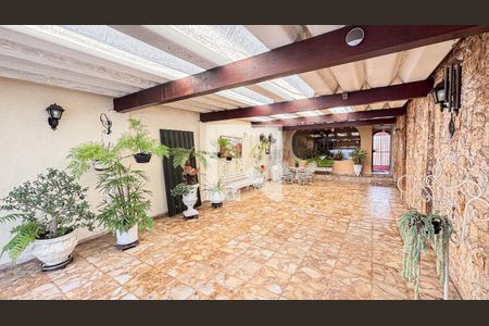 Casa à venda com 240m², 3 quartos e 4 vagasGaragem