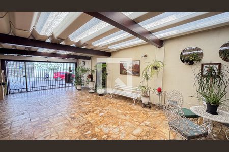 Casa à venda com 240m², 3 quartos e 4 vagasGaragem