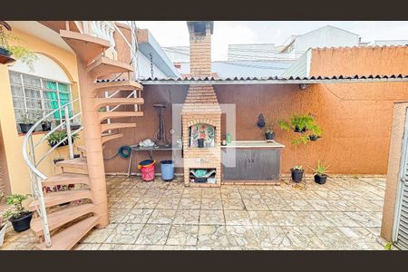 Casa à venda com 240m², 3 quartos e 4 vagasQuintal