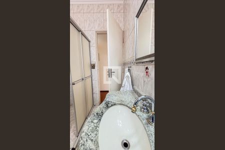 Casa à venda com 240m², 3 quartos e 4 vagasBanheiro da Suíte