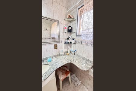 Casa à venda com 240m², 3 quartos e 4 vagasBanheiro da Suíte