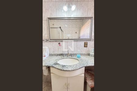 Casa à venda com 240m², 3 quartos e 4 vagasBanheiro da Suíte