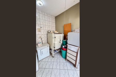 Casa à venda com 240m², 3 quartos e 4 vagasÁrea de Serviço