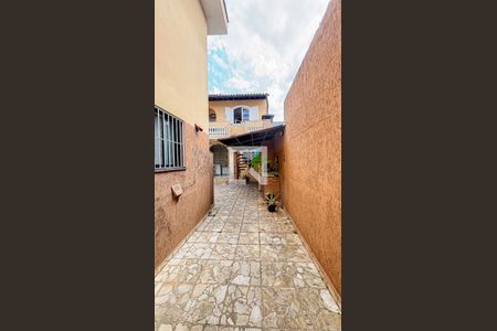 Casa à venda com 240m², 3 quartos e 4 vagasQuintal