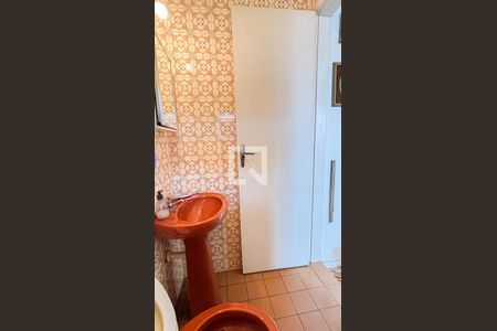 Casa à venda com 240m², 3 quartos e 4 vagasBanheiro