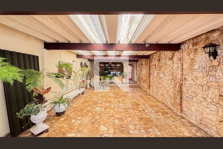 Casa à venda com 240m², 3 quartos e 4 vagasGaragem