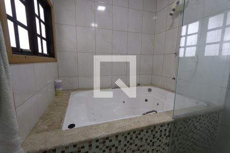 Casa à venda com 350m², 5 quartos e 3 vagasBanheiro da Suíte