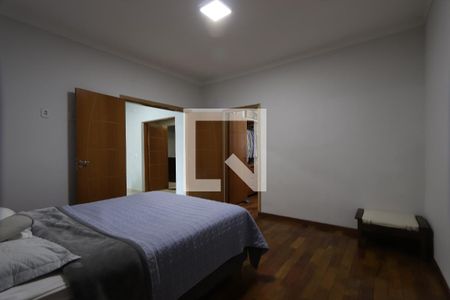 Casa à venda com 350m², 5 quartos e 3 vagasSuíte
