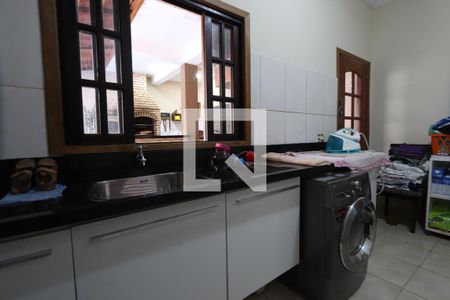 Casa à venda com 350m², 5 quartos e 3 vagasLavanderia