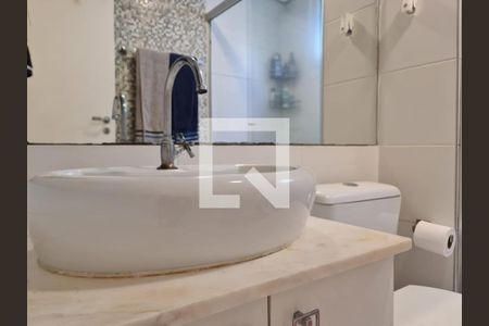 Apartamento à venda com 84m², 3 quartos e 1 vaga Apartamento à venda com 84m², 3 quartos e 1 vagaBanheiro da Suíte