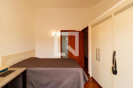 Casa à venda com 330m², 3 quartos e 4 vagas Casa à venda com 330m², 3 quartos e 4 vagasSuíte 2