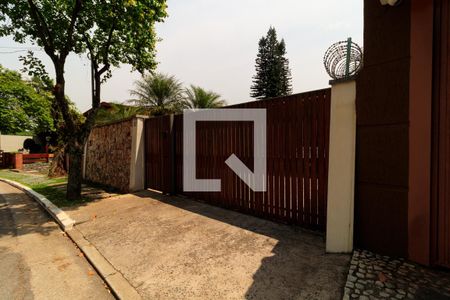 Casa à venda com 330m², 3 quartos e 4 vagas Casa à venda com 330m², 3 quartos e 4 vagasFachada