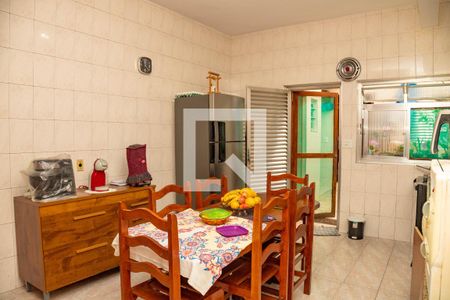 Casa à venda com 148m², 3 quartos e 2 vagas Casa à venda com 148m², 3 quartos e 2 vagasCozinha