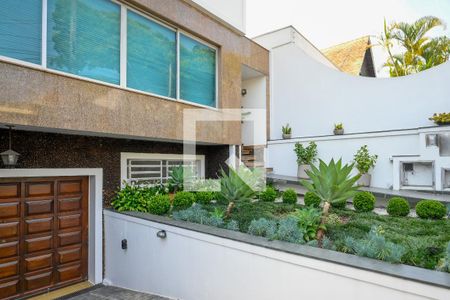 Casa à venda com 349m², 3 quartos e 7 vagas Casa à venda com 349m², 3 quartos e 7 vagasJardim